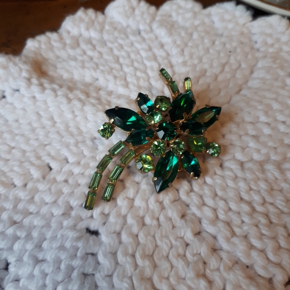 SOLD Green Rhinestone Brooch - Picture 2 of 3